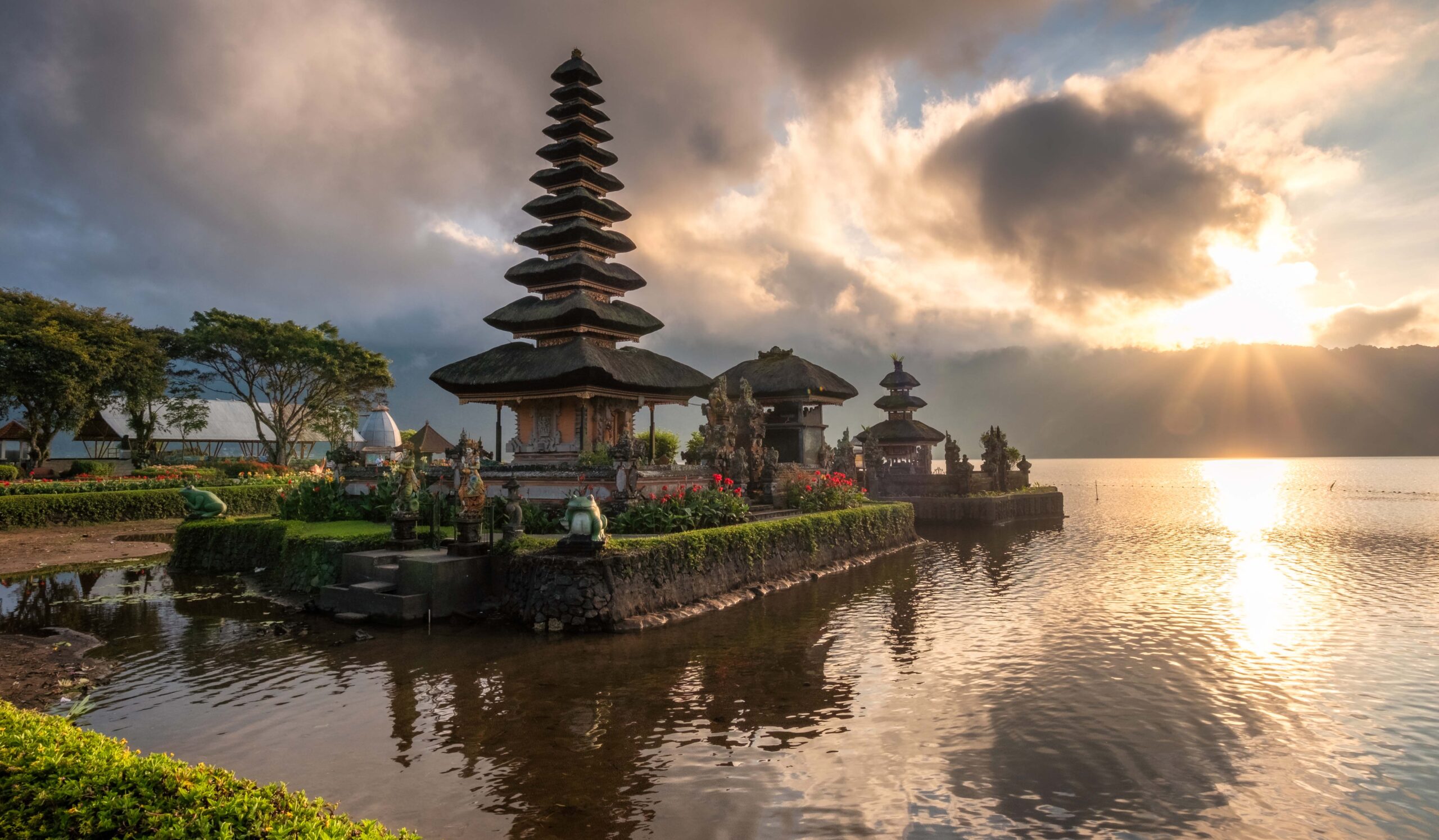 Tour, Travel and Adventure